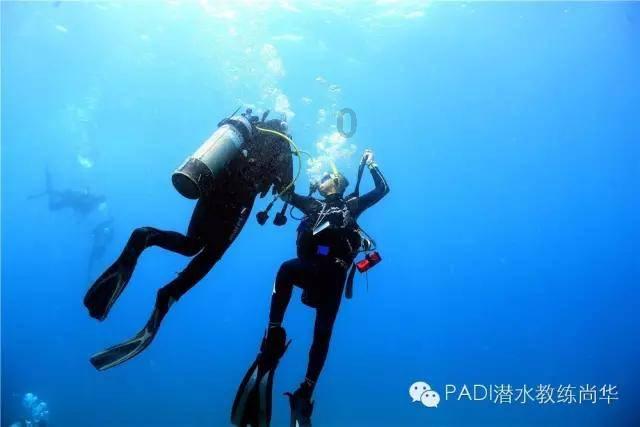 跟着程耳导演去北电上课?王一博不愧是最爱学习的95生!